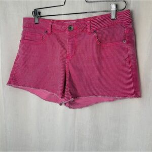 3/$20💥 Aeropostale Dark Fuchsia & Pink Striped Cut Off Denim Shorts Jrs 9/10